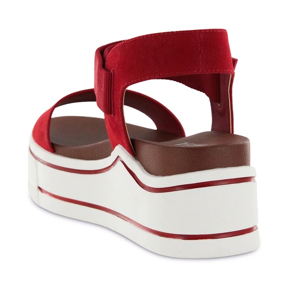 Mia Shoes Red Platform Sandals - Picture 3 of 4